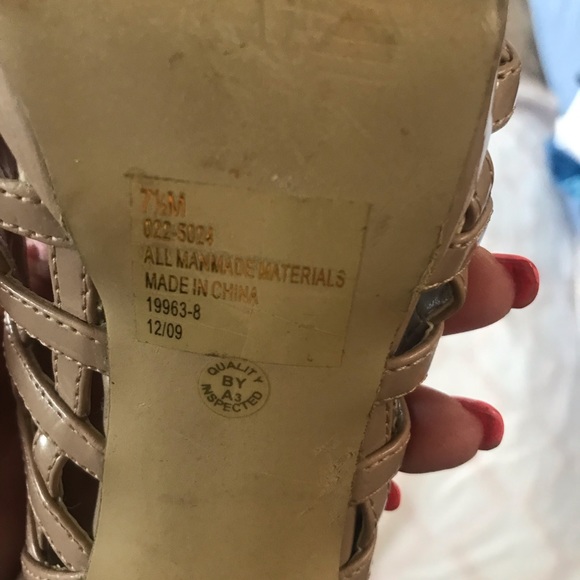 Heels - Picture 6 of 7